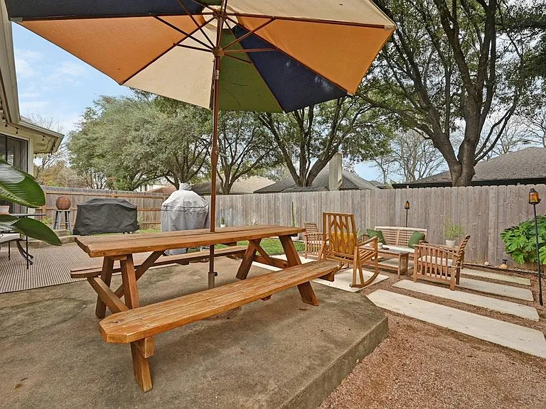 9417 Notches Dr — Photo 24