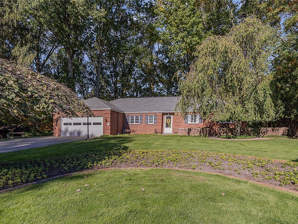 1st image of 17 Rollingwood Dr
