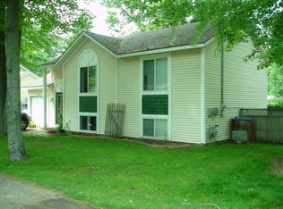 14925 Minetta Ave, Spring Lake, MI 49456