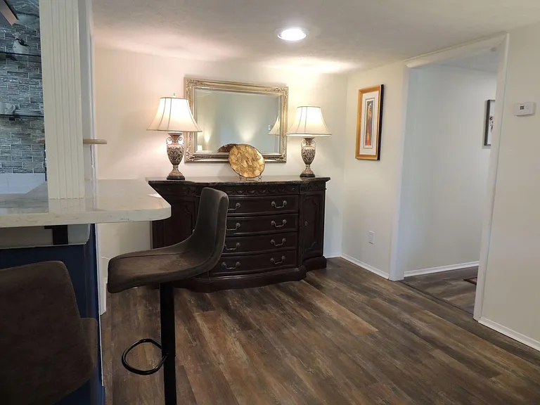 325 Laurens St SW #D7 — Photo 4
