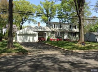 169 Behnke Ave, Paramus, NJ 07652