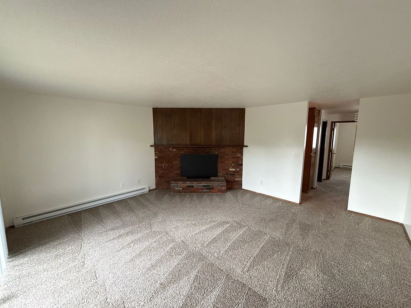 2 bed, 1.0 bath, 868 sqft, $1,145 — Photo 3