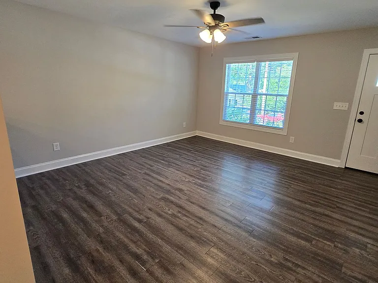 404 S Rose Ave — Photo 4