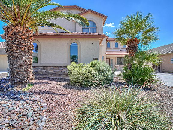 3rd image of 40711 W ROBBINS Drive