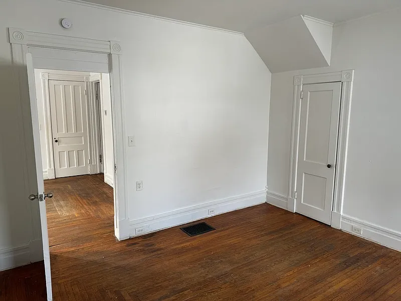 2 bed, 1.0 bath, $1,150 — Photo 3