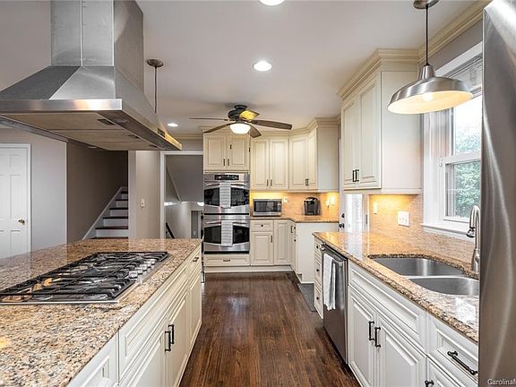 3rd image of 4139 Rutherford Dr
