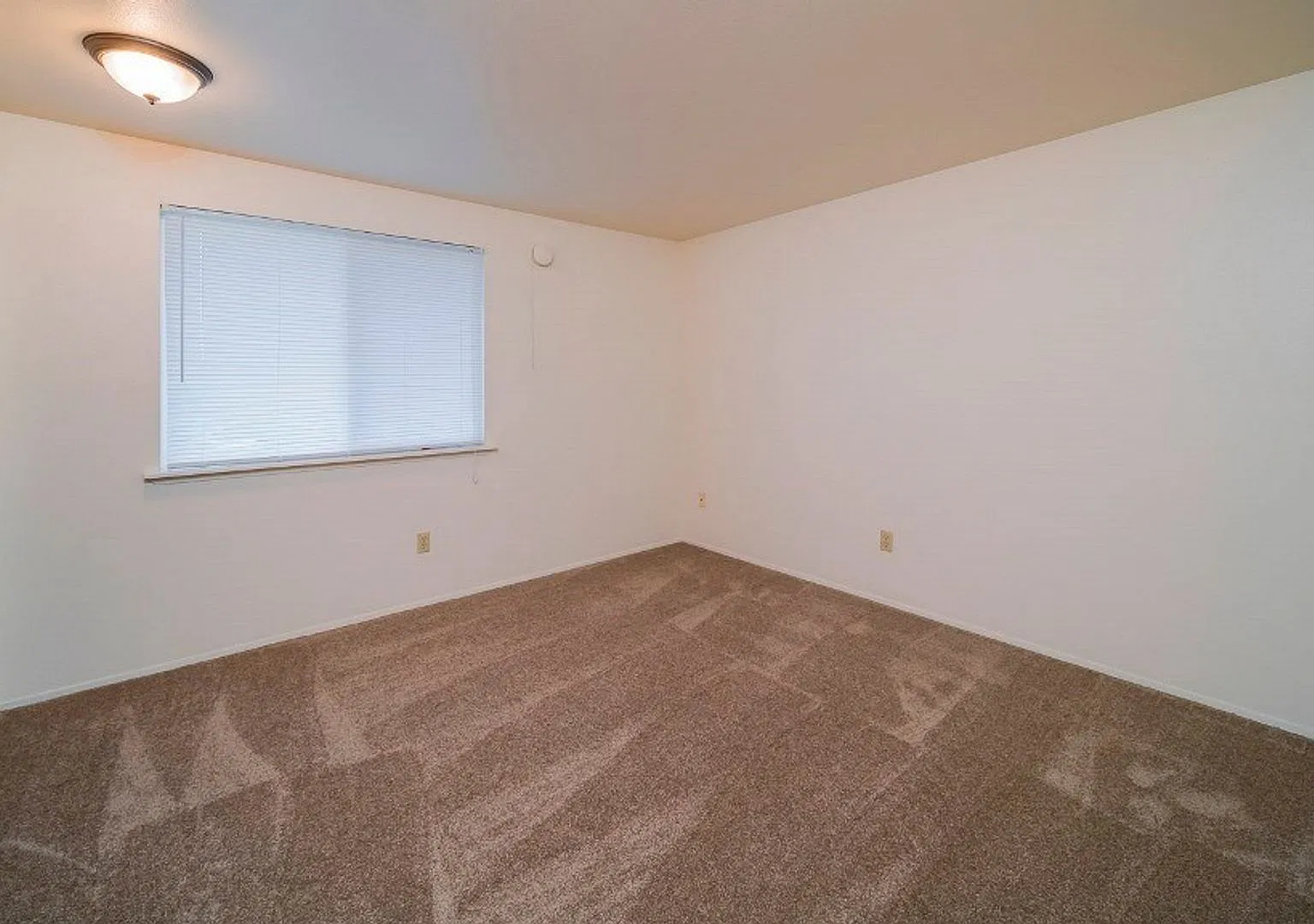 9722 272nd Pl NW — Photo 4