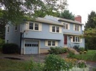 6 Charlesdale Rd, Medfield, MA 02052