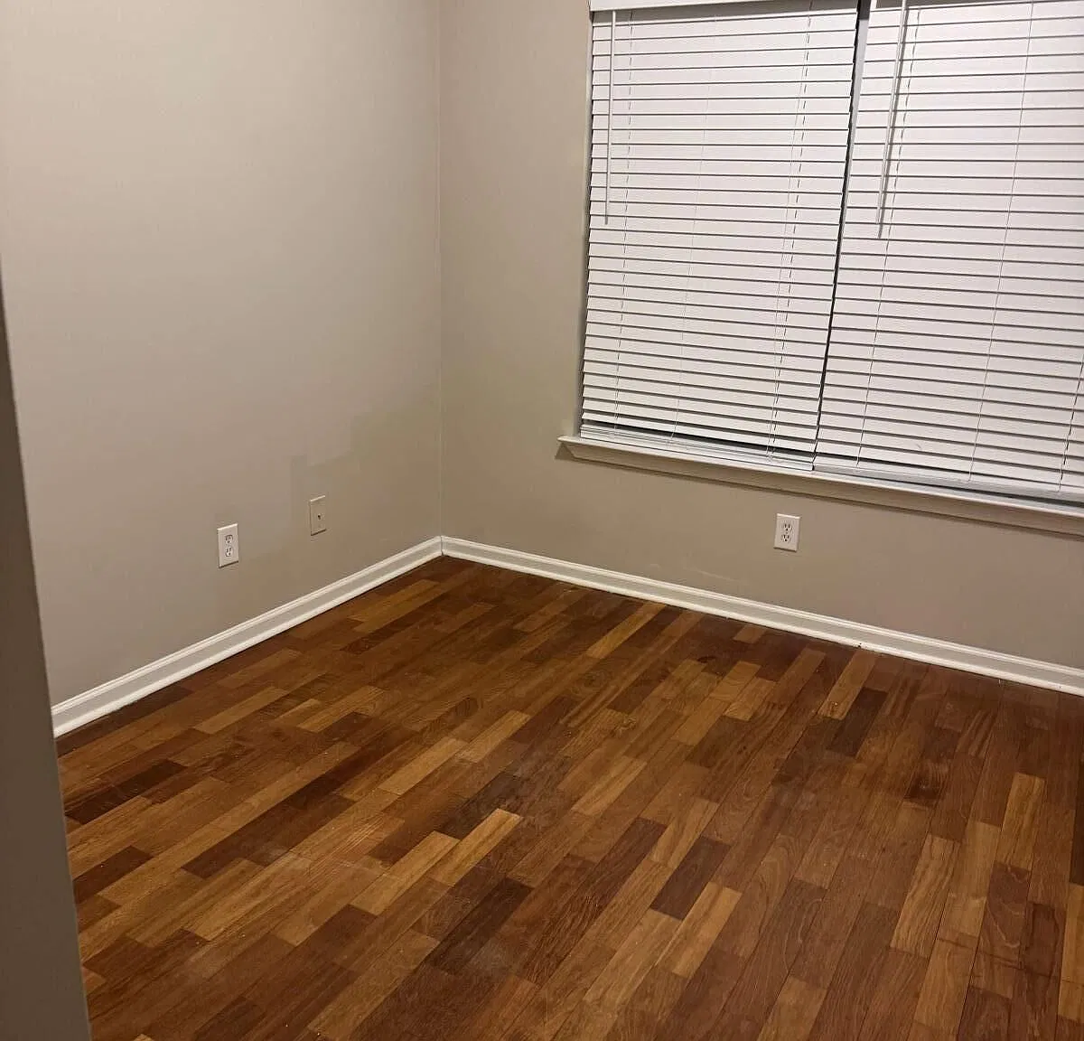 1 bed, 1.5 bath, 1299 sqft, $750 — Photo 3