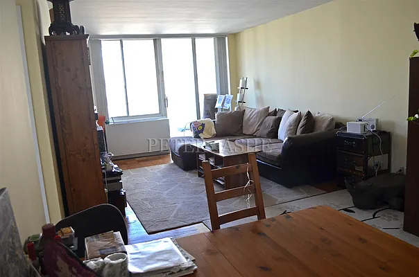 Rented by Peter Ashe | media 57
