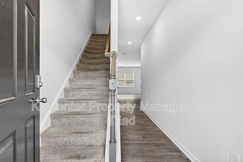 Building Photo - 3705 Nathans Way