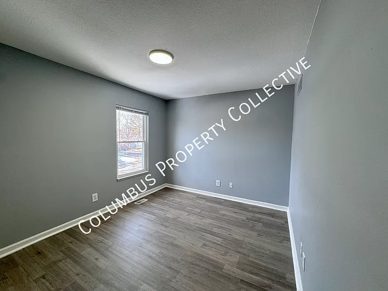 3285 E Mound St — Photo 11