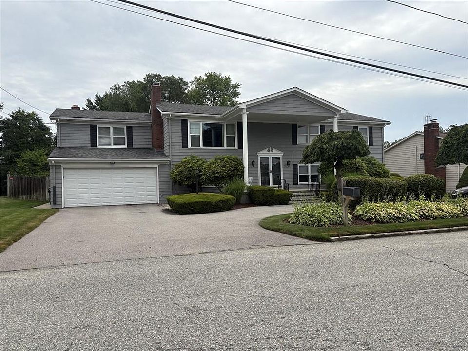 1st image of 19 Oakhurst Dr