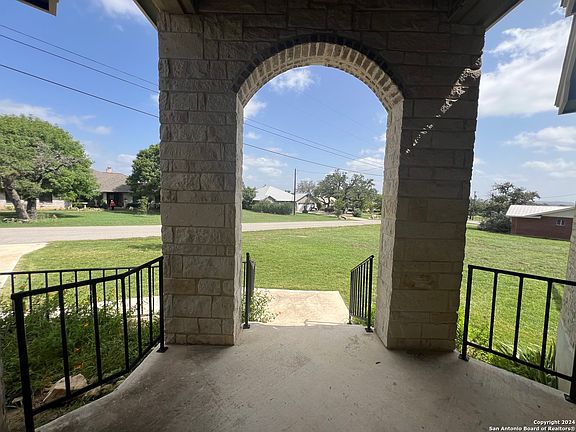 4th image of 383 Glenvalley Circle