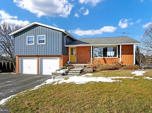 47 Church St, Stewartstown, PA 17363