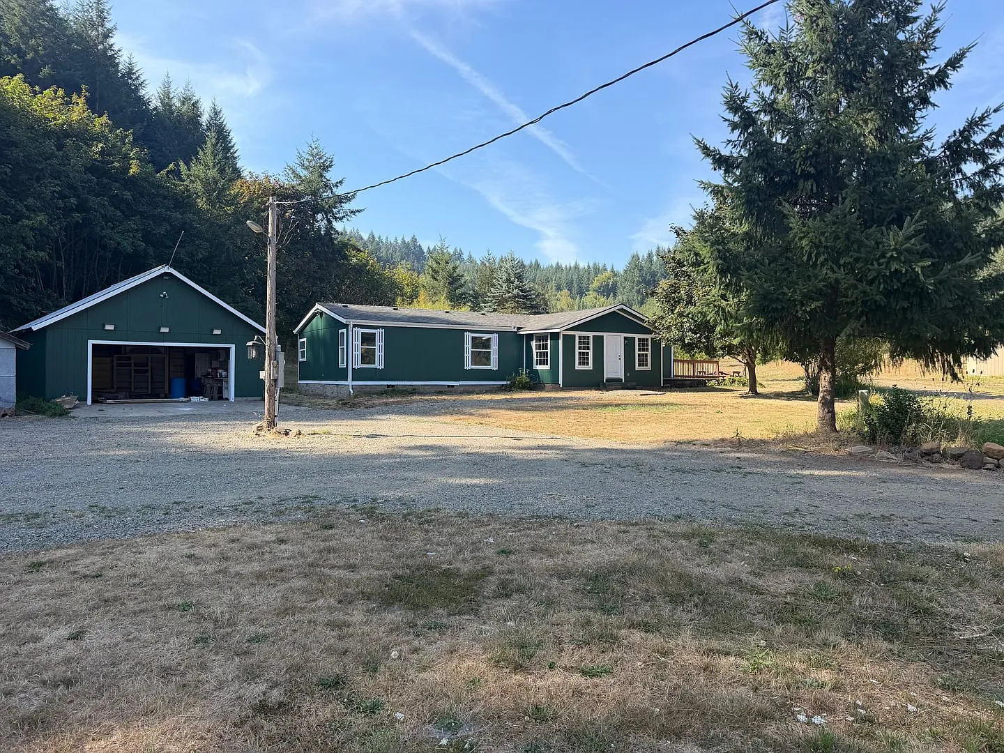 3 Bedroom 2 Bath with Garage and acreage. — Photo 2