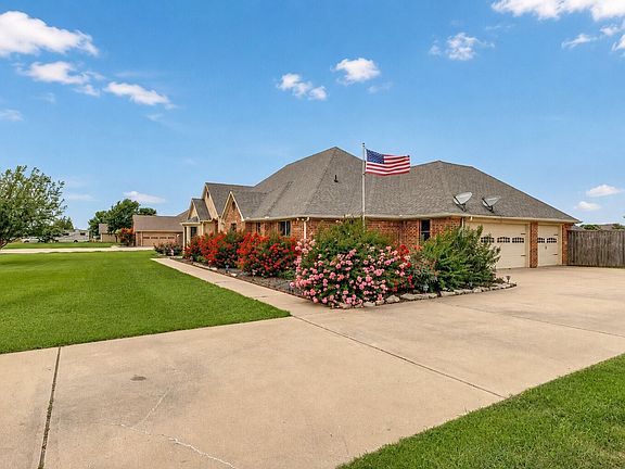 2nd image of 1745 County Road 1106