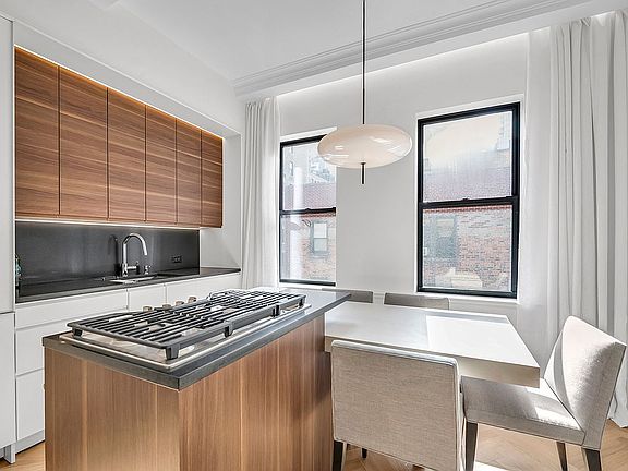 5th image of 18 W 70th St APT 9H