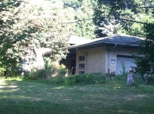 155 Tree Top Ln, Rochester Hills, MI 48306