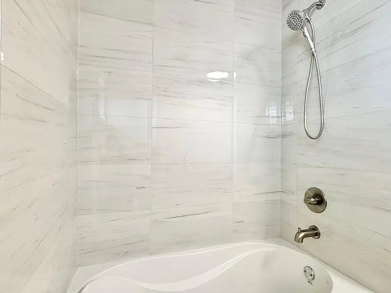 221 1st Rd E — Photo 14