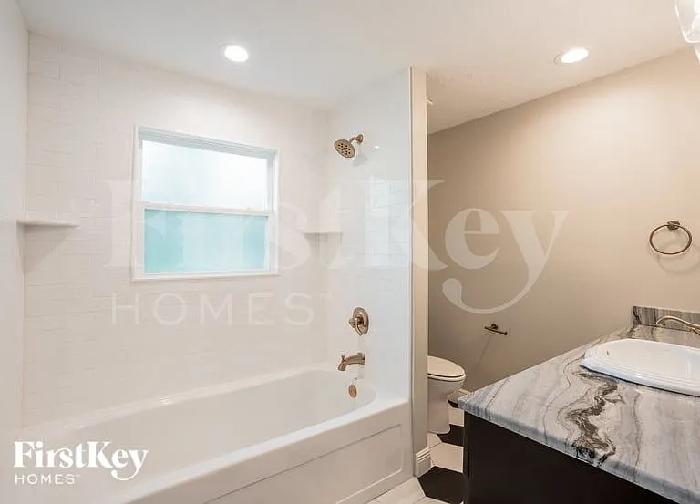 203 Saunders St — Photo 15