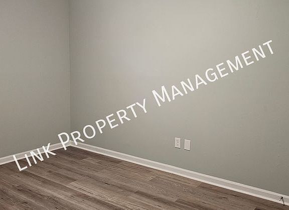 4th image of 900 Peppermill Rd #900A