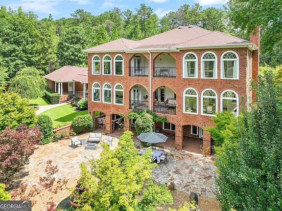 3rd image of 1575 Oak Mountain Rd