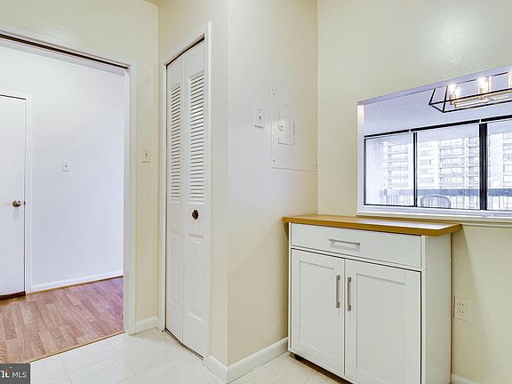 5th image of 3701 S George Mason Dr Unit 1101N