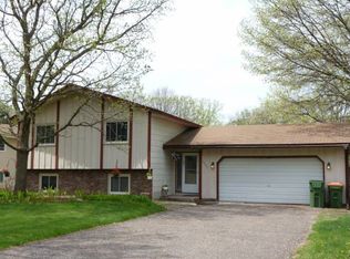 10350 Grouse St NW, Coon Rapids, MN 55433