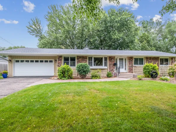 8540 Julianne Ter, Golden Valley, MN 55427