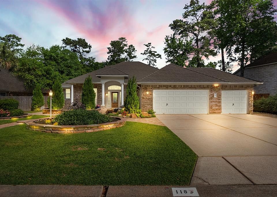1st image of 118 S Evangeline Oaks Circle