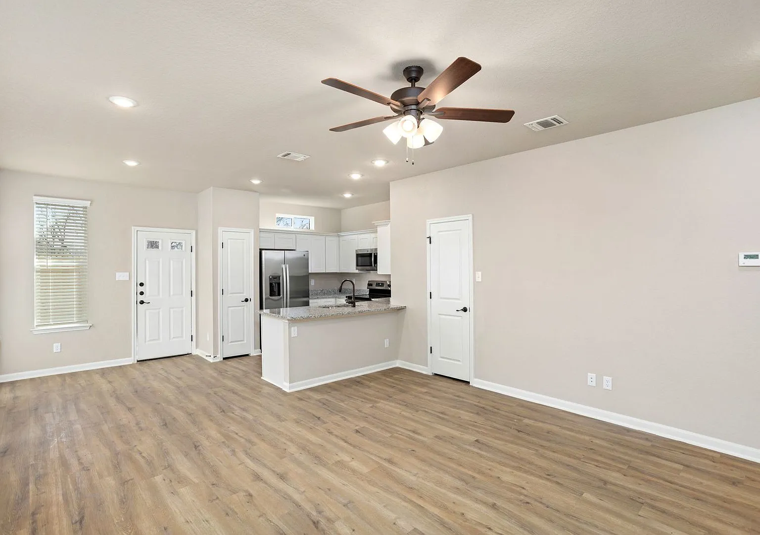 Beautiful Townhome 3/2.5 — Photo 4