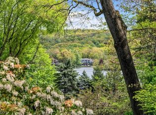 128 Green Knolls Dr, Wayne, NJ 07470