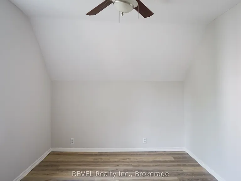 389 Glendale Ave — Photo 34