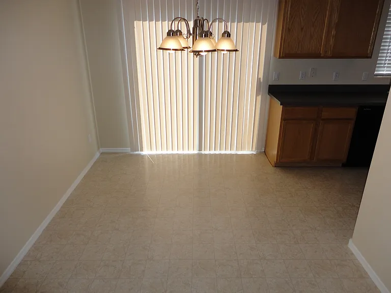 6217 W Warner St — Photo 4