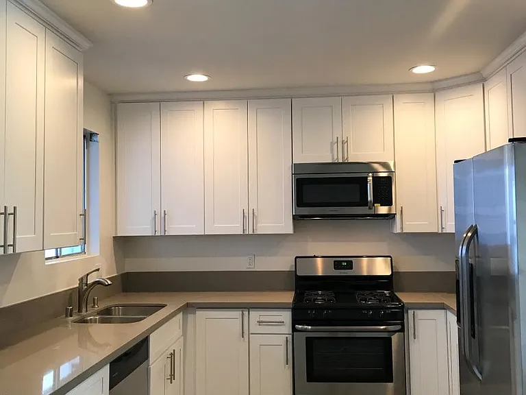 4421 Allott Ave #19 — Photo 4
