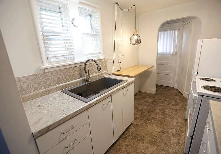 112 S 8th St #1/2 — Photo 3