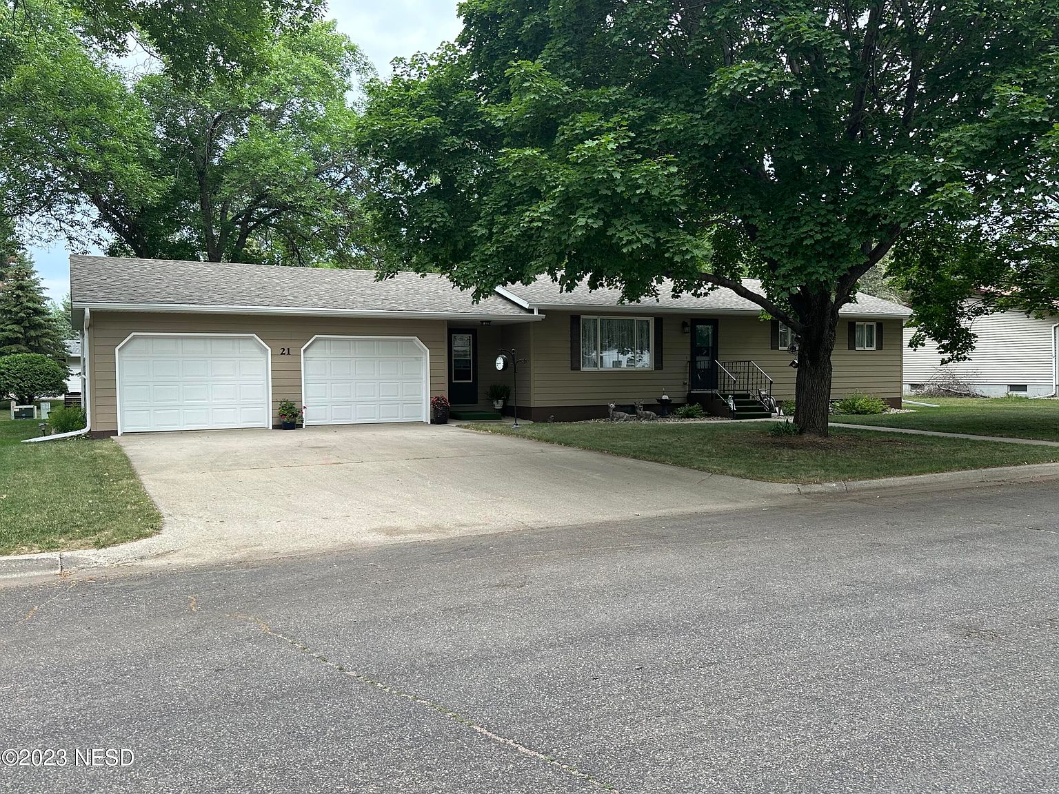 21 16th St SE, Watertown, SD 57201 Zillow