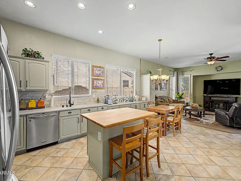 765 W Ebony Way — Photo 15