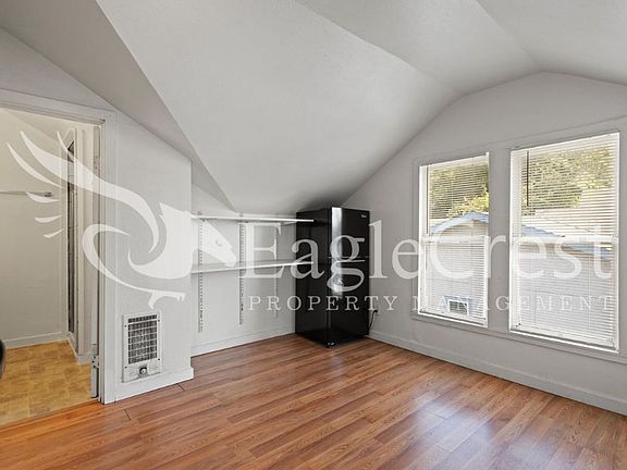 4th image of 309 E Sumach St #4