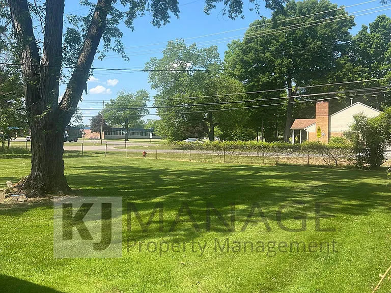 15631 Doris St — Photo 17