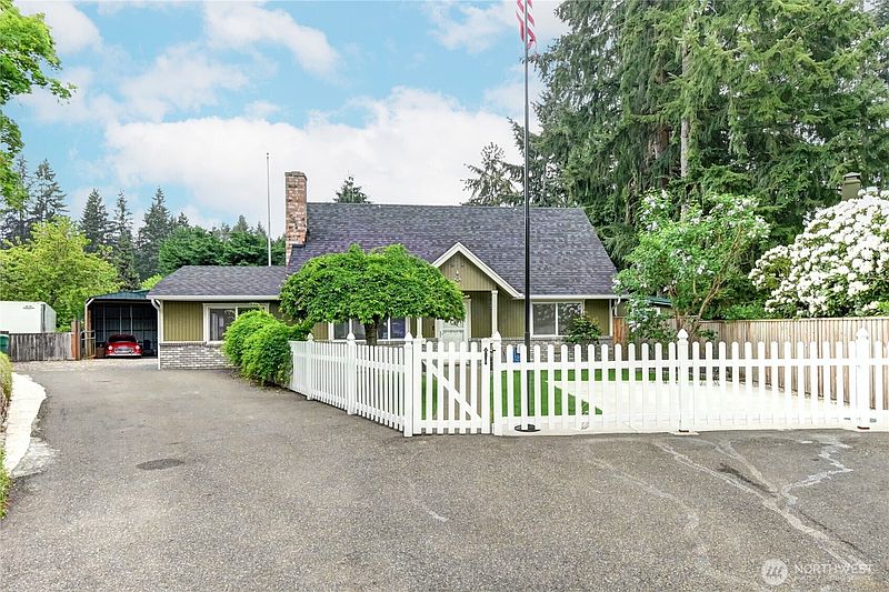 4th image of 23717 49th Drive SE