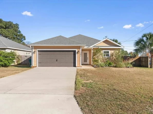 201 Paschel Ave, Mary Esther, FL 32569