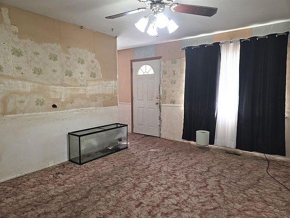 3rd image of 2909 E Pierson Rd