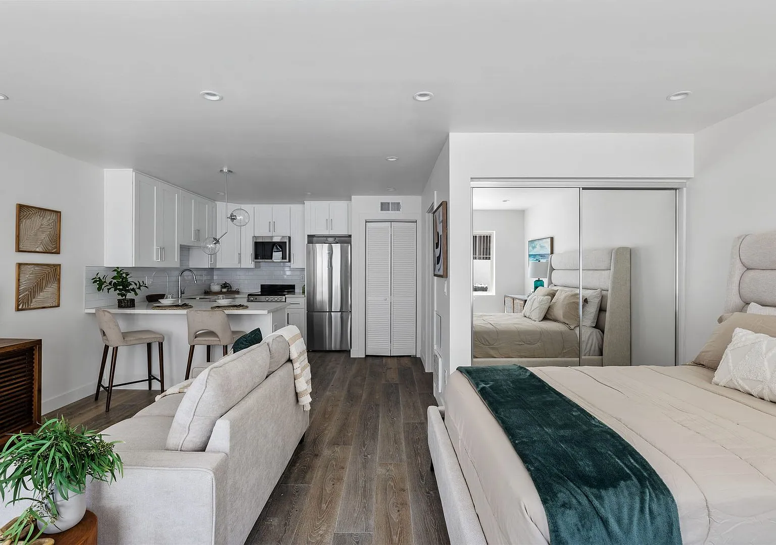 3450 Emerald (312 Calle Miramar LLC) — Photo 2
