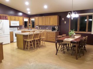 619 Maple Ave, Oostburg, WI 53070