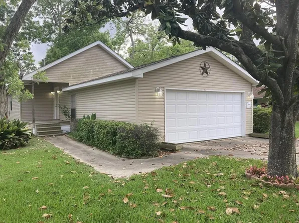 224 S 13th St, Nederland, TX 77627