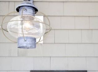 524 Commercial St, Provincetown, MA 02657
