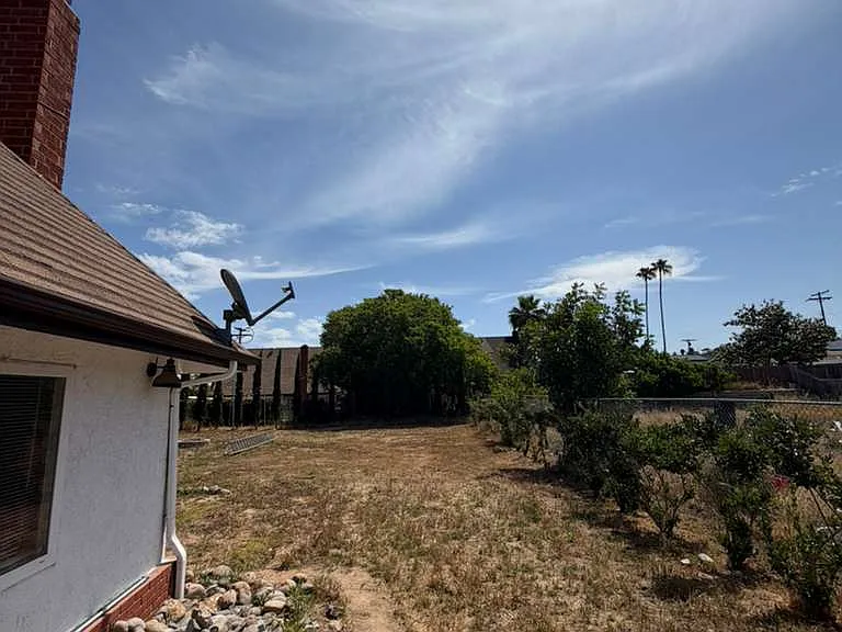 365 Los Reyes Dr — Photo 7