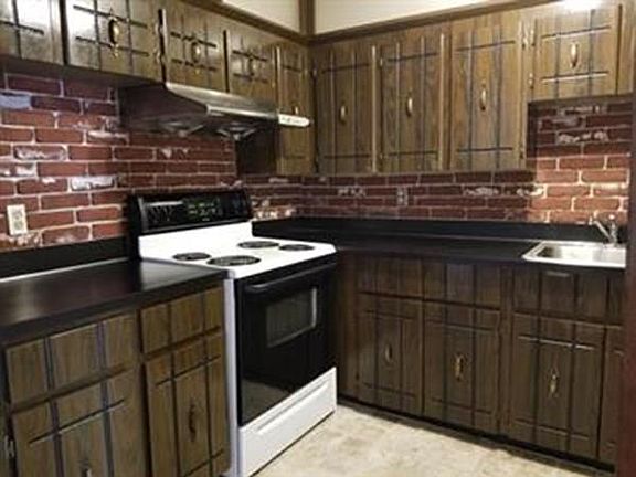 4th image of 115 W Squantum St APT 505